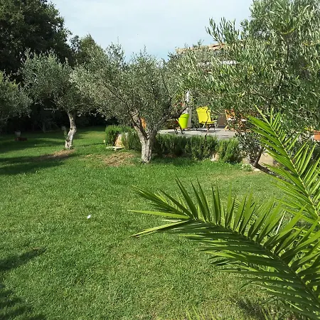 De Tiomka Villa Saint-Maximin (Gard)